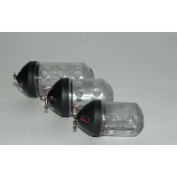 BLACK CAP FEEDER Kamasan is an inline feeder for maggots.