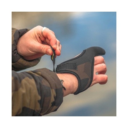 Avid Carp Neoprene Finger Stall
