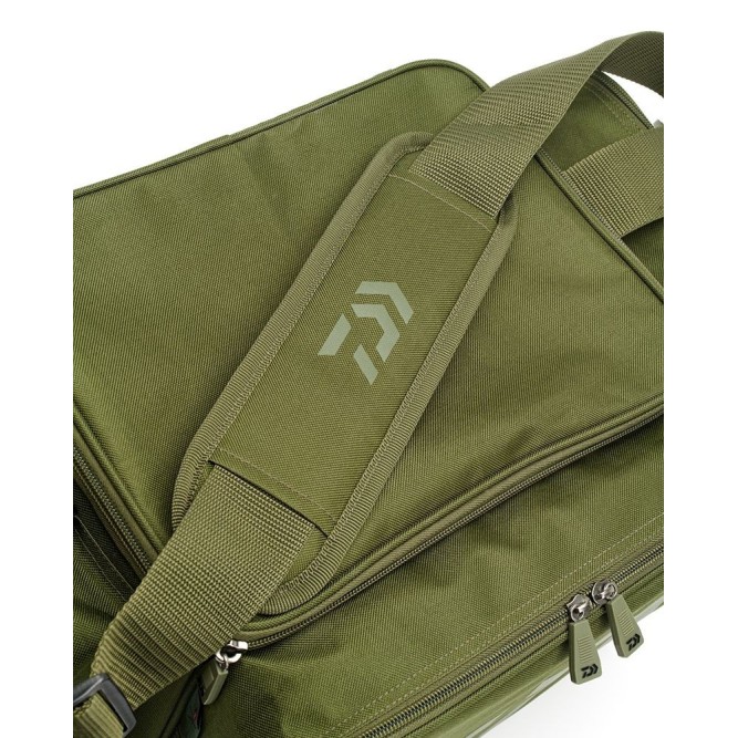 Daiwa Black Widow Compact Tackle Bag