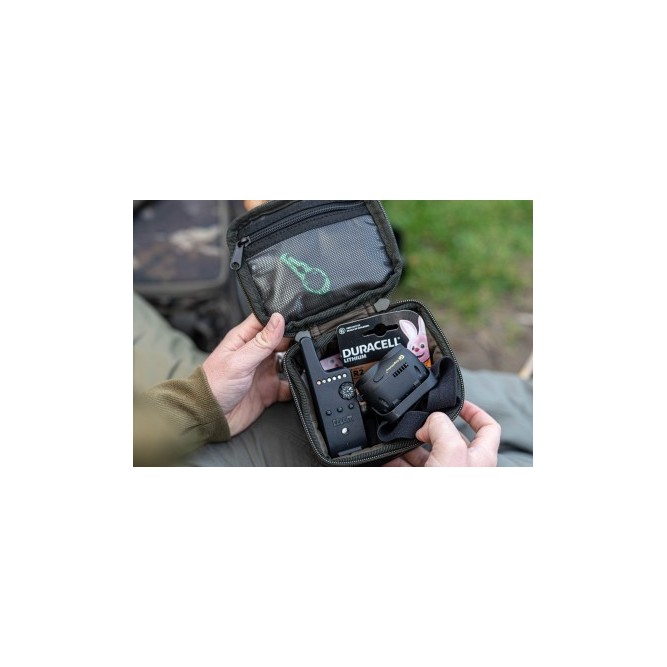 COMPAC 100 TACKLE POUCH DARK KAMO Korda