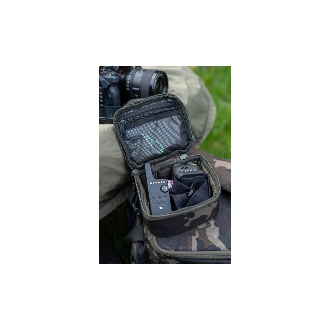 COMPAC 100 TACKLE POUCH DARK KAMO Korda