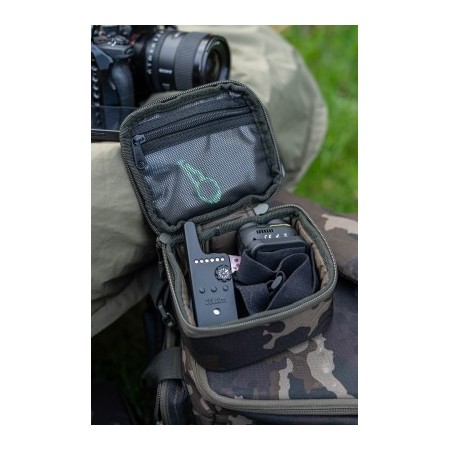 COMPAC 100 TACKLE POUCH DARK KAMO Korda