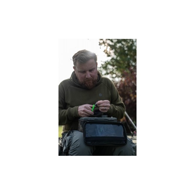 COMPAC 140 TACKLE POUCH DARK KAMO Korda