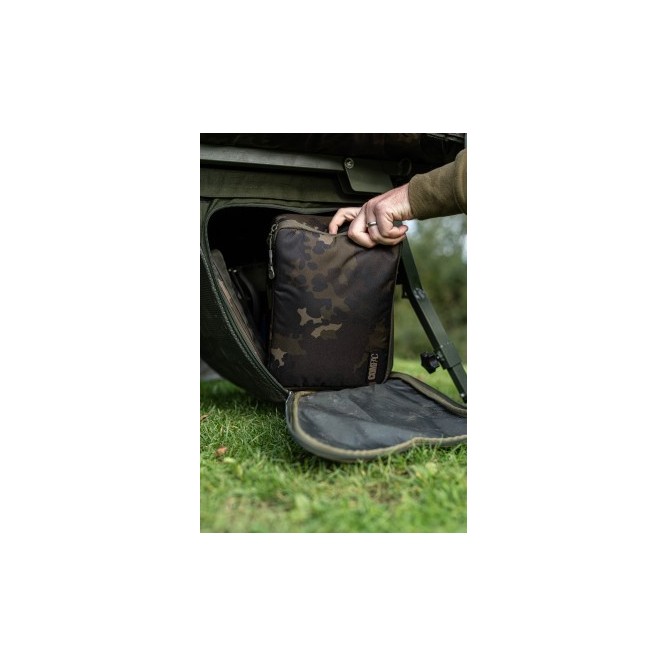 COMPAC 200 TACKLE POUCH DARK KAMO Korda