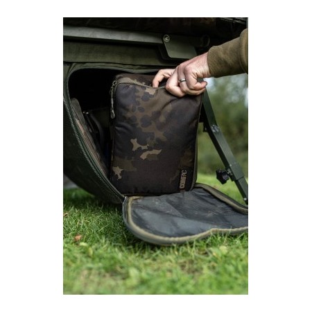 COMPAC 200 TACKLE POUCH DARK KAMO Korda