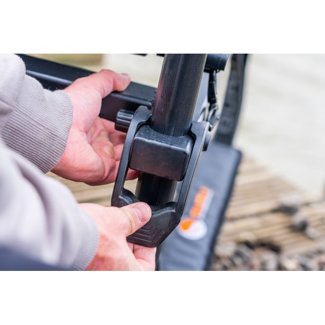 X LEVEL ACCESSORY CHAIR Guru