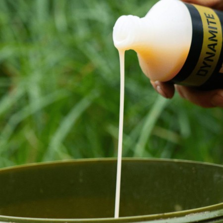 Dynamite Peppered Fruit Liquid Attractant